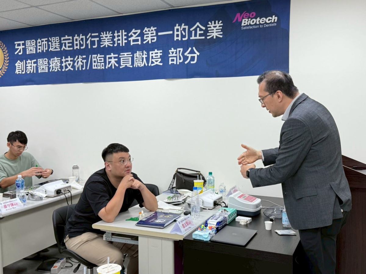 蘇建賓講師現場一對一指導，細節不馬虎